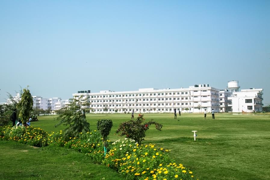 Institute of Pharmaceutical Research GLA University Mathura Academic Building photo 3