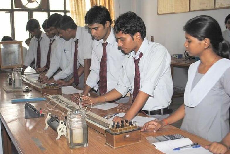 Babu Banarasi Das Institute of Technology & Management Lucknow Academics photo 1