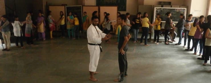 Vivekanand Education Society's College Of Law Mumbai Facilities photo 8