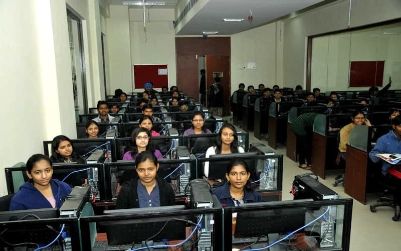 Galgotias University School of Business Greater Noida Facility photo 3