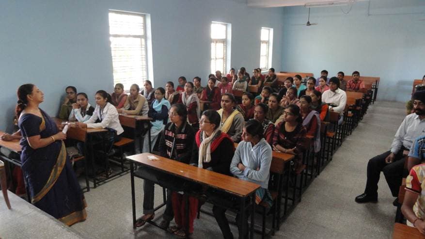 Shri M.P. Shah Municipal Commerce College Jamnagar Campus with Facilities photo 4