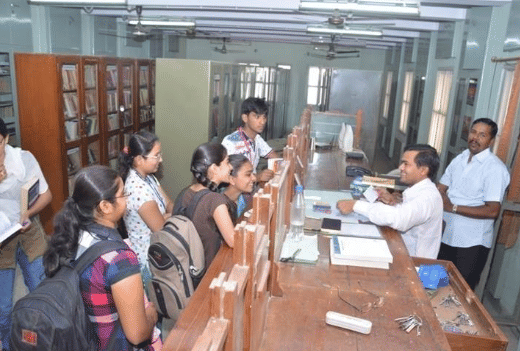 Shri M.P. Shah Municipal Commerce College Jamnagar Campus with Facilities photo 7