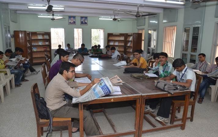 Shri M.P. Shah Municipal Commerce College Jamnagar Campus with Facilities photo 9