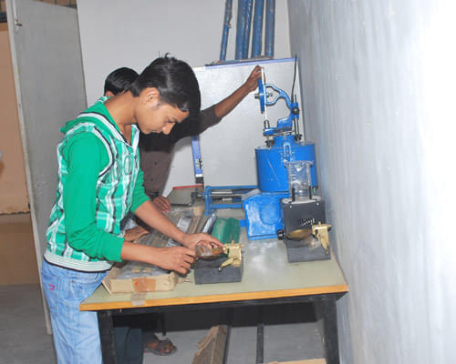 KLS Institute of Engineering and Technology Bijnor Labs photo 2