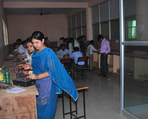 KLS Institute of Engineering and Technology Bijnor Labs photo 10