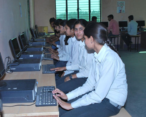 KLS Institute of Engineering and Technology Bijnor Computer Lab photo 1