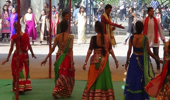 Vivekanand College Surat Extra Curriculars photo 2