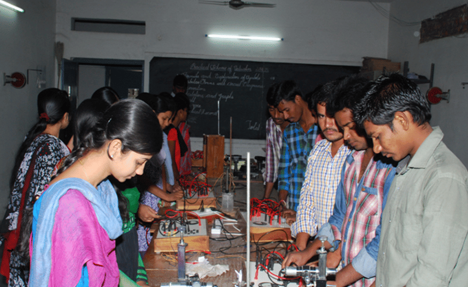 Vasistha Degree & PG College Kamareddy Laboratory photo 16