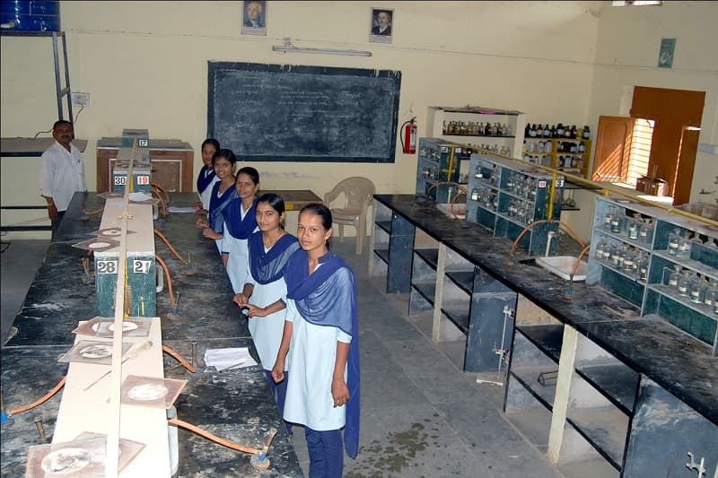Swami Muktanand College of Science Yeola Lab photo 2