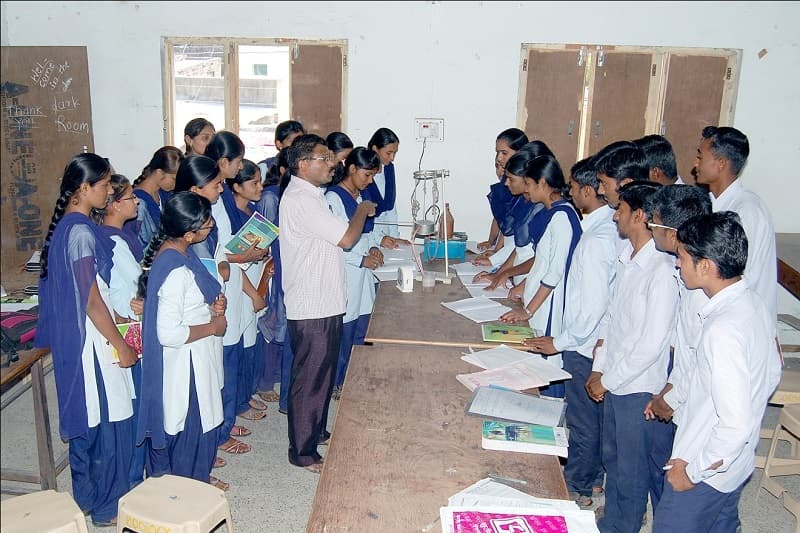 Swami Muktanand College of Science Yeola Lab photo 3