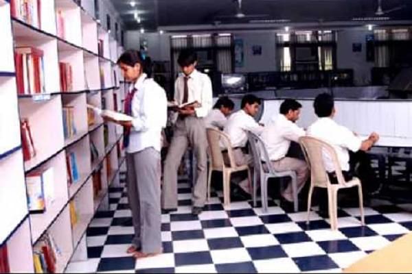 Moolji Jaitha College Jalgaon campus photo 7