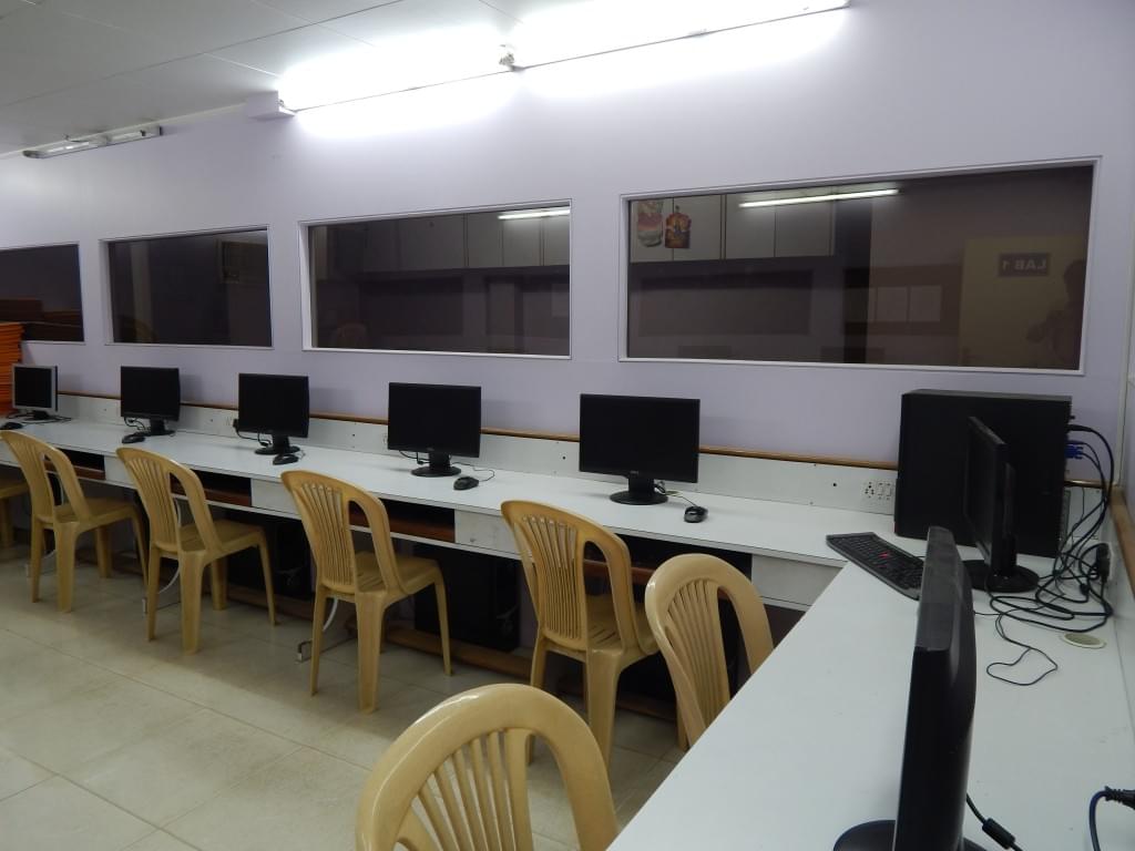 M.L. Dahanukar College of Commerce Mumbai Campus photo 3