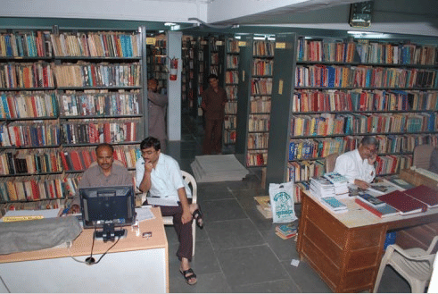 Rajarshi Shahu Mahavidyalaya Latur Library and Labs photo 9