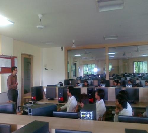 Priyadarshini Bhagwati College of Engineering Nagpur Academic Building photo 1