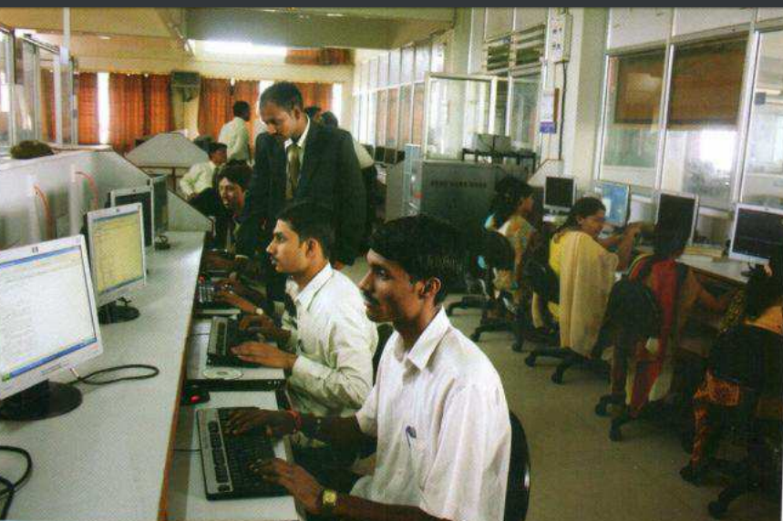 SVERI, College of Engineering Pandharpur Labs and Library photo 3