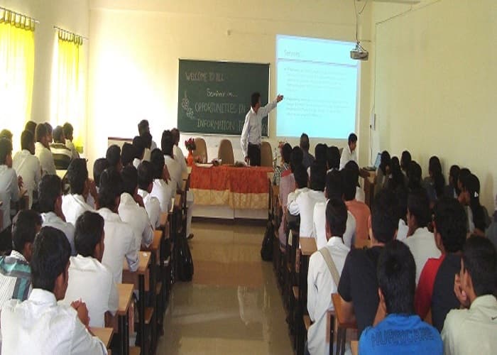 Abhinav Education Society's College of Engineering and Technology Wadwani Facility photo 7