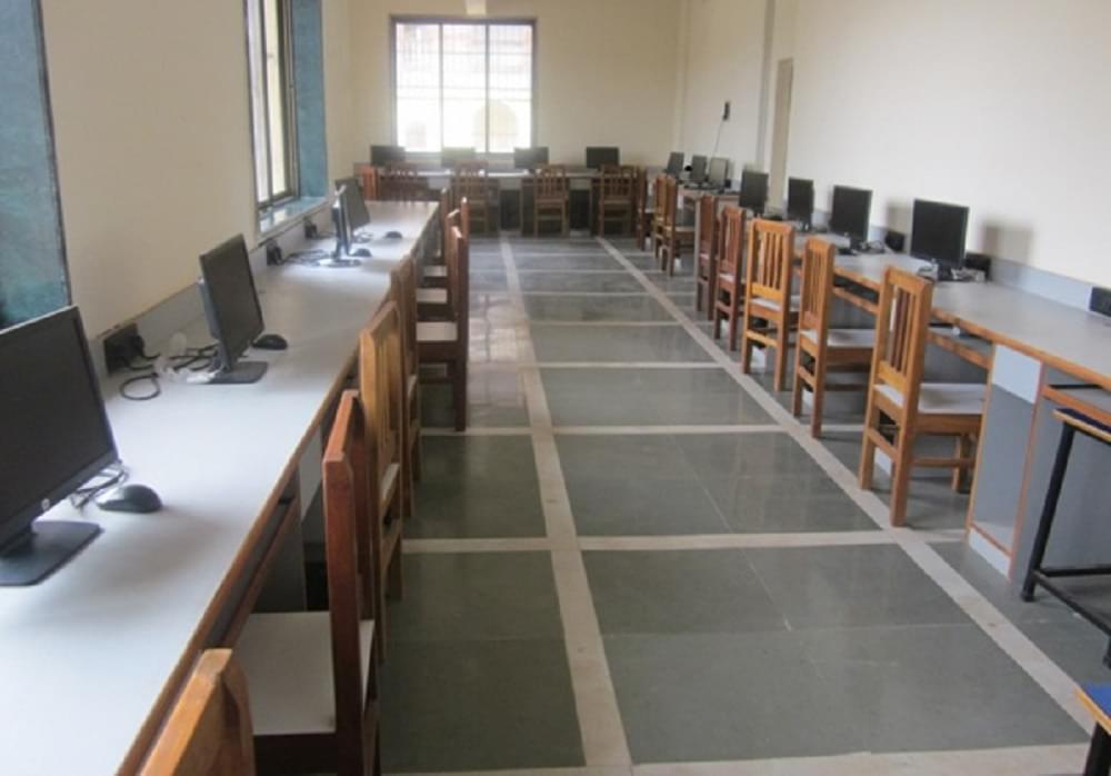 Dilkap Research Institute of Engineering and Management Studies Karjat Laboratory Instruments photo 2