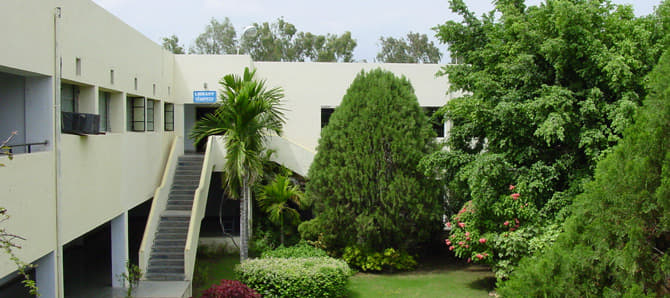Rural Medical College Kolhapur Academic Building photo 4