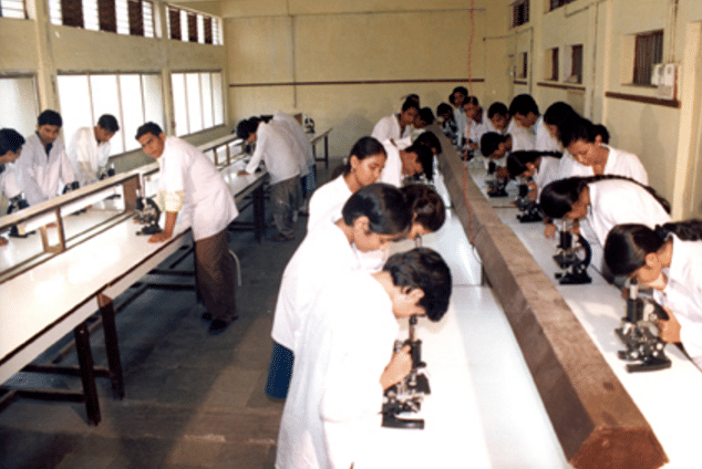 ACPM Medical College Dhule Laboratory photo 7