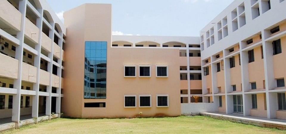 Walchand Institute of Technology Solapur Academic Building photo 2