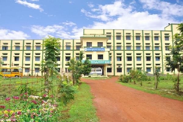 Dwarampudi Lakshmana Reddy College East Godavari Academic Building photo 3