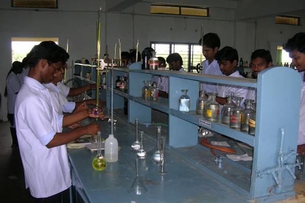 Dwarampudi Lakshmana Reddy College East Godavari Infrastructure photo 2