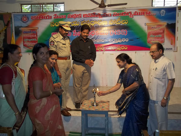 Bhagavantham Gupta Bangaru Seshavatharam Women's College Narasapuram Events photo 2