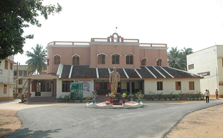 Sri YN College Narasapuram Campus photo 10