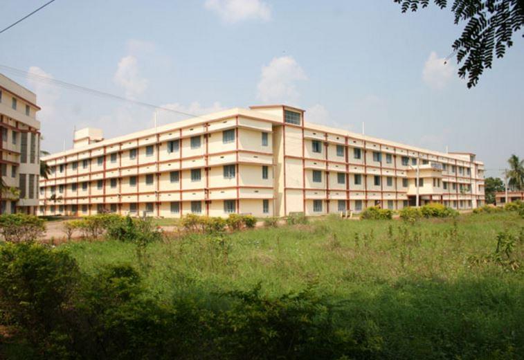 Sir C R Reddy College Eluru Campus photo 9