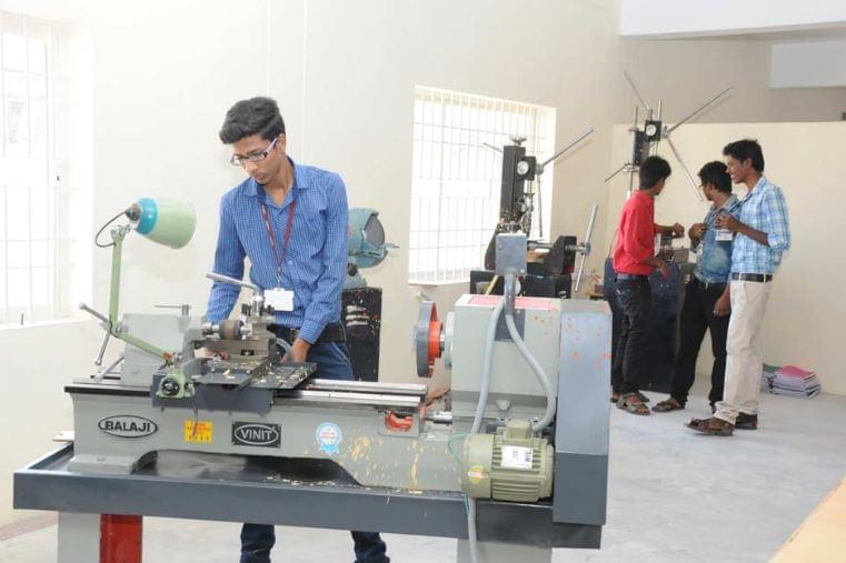 Vemu Institute of Technology Chittoor Laboratory photo 3