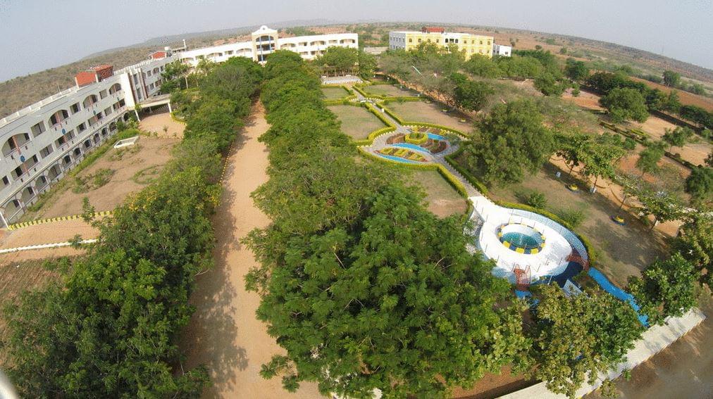 Newton's Institute of Engineering Guntur Buildings photo 7