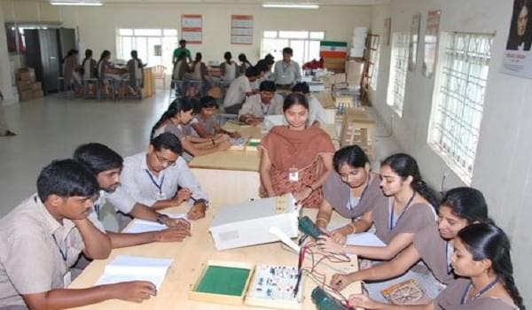 Ideal Institute of Technology, Kakinada East Godavari Laboratory photo 3