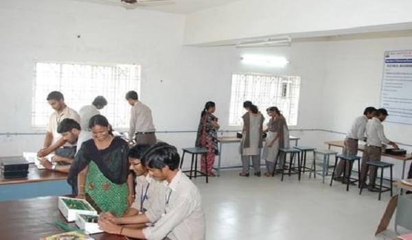 Ideal Institute of Technology, Kakinada East Godavari Laboratory photo 5