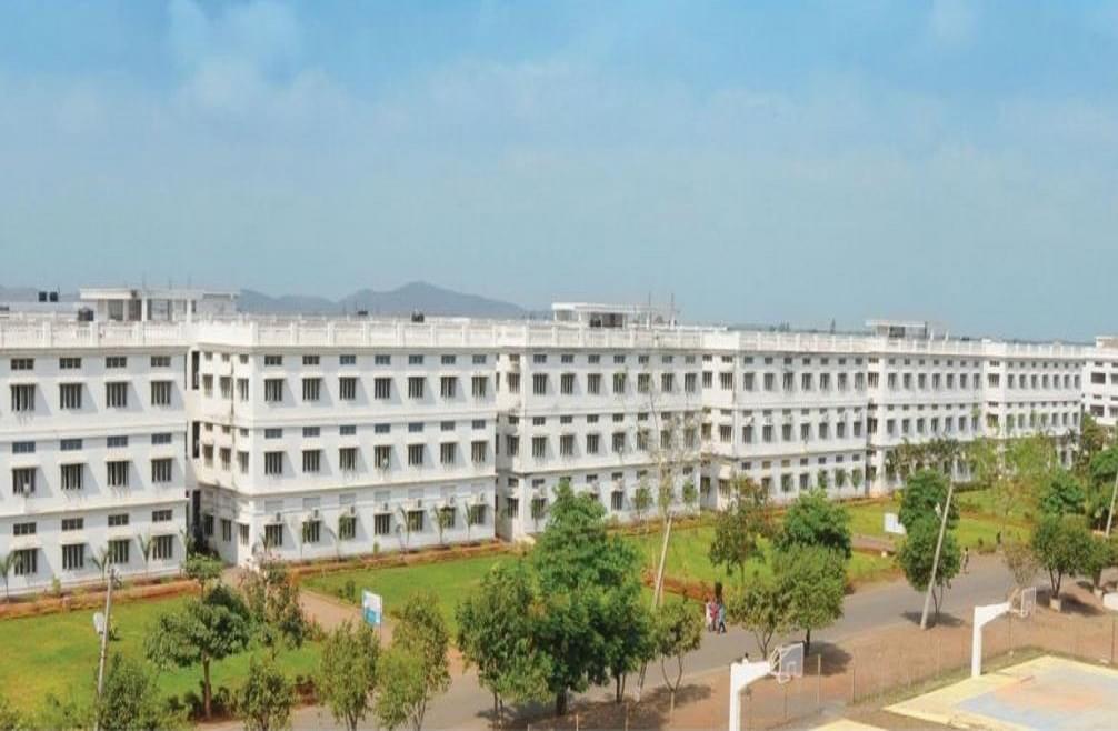 QISCET Academic Building photo 3