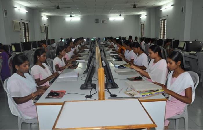 Duvvuru Ramanamma Women’s College Guduru Laboratory photo 3