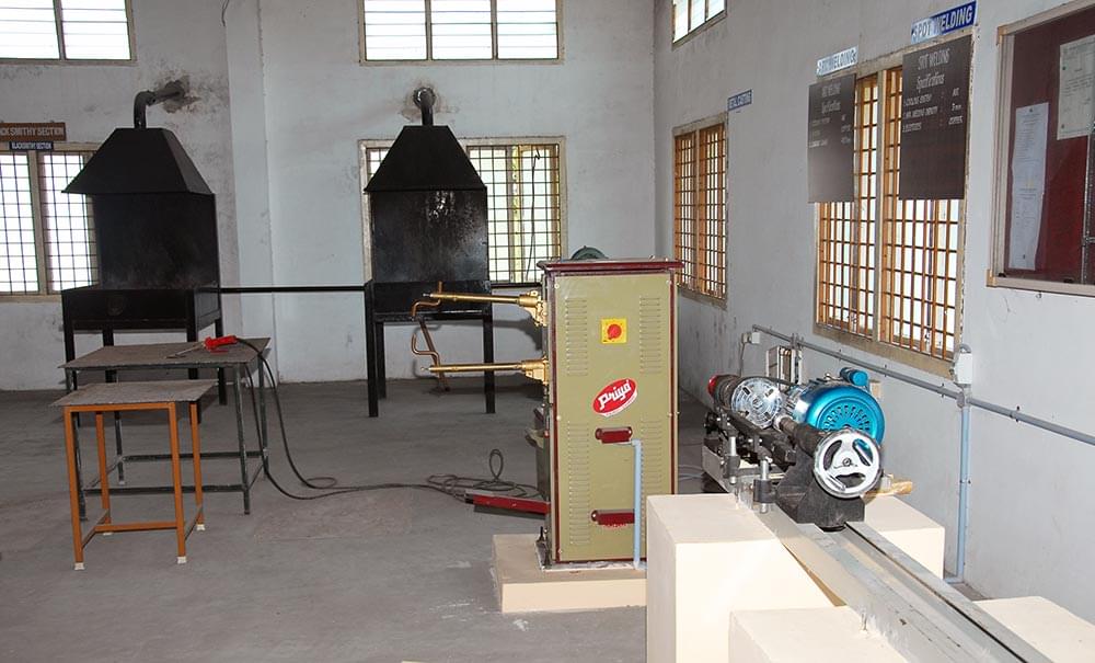 QIS Institute of Technology Prakasam Facility - Laboratory Instruments photo 5