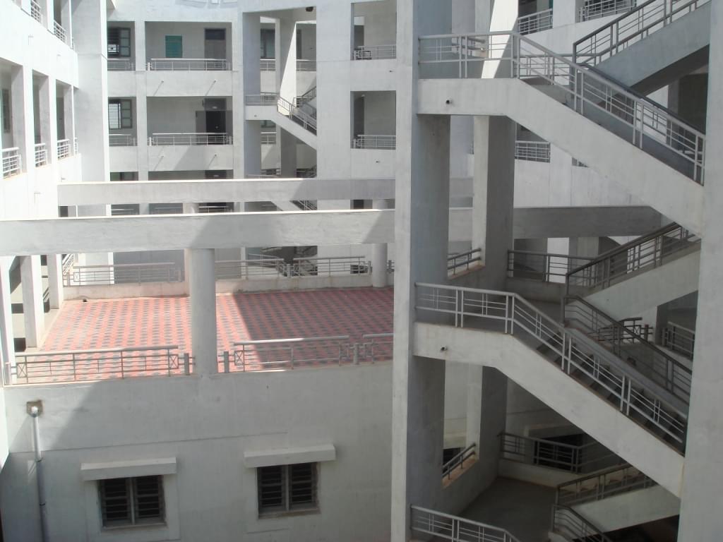 Raghu Engineering College Visakhapatnam Academic Buildings photo 7