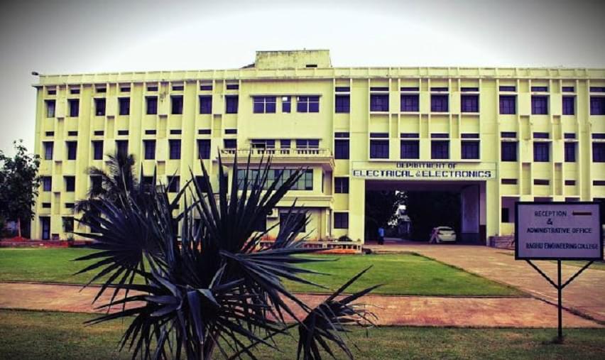 Raghu Engineering College Visakhapatnam Academic Buildings photo 13
