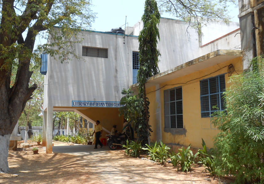 Besant Theosophical College Madanapalle Academic Building photo 2