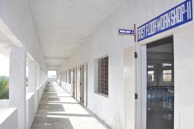 Pallava Raja College of Engineering Kanchipuram Academic Building photo 2