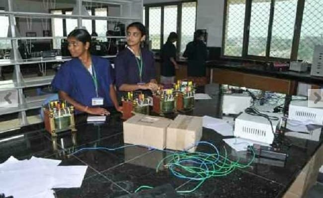 Bapatla Women’s Engineering College Laboratory photo 3