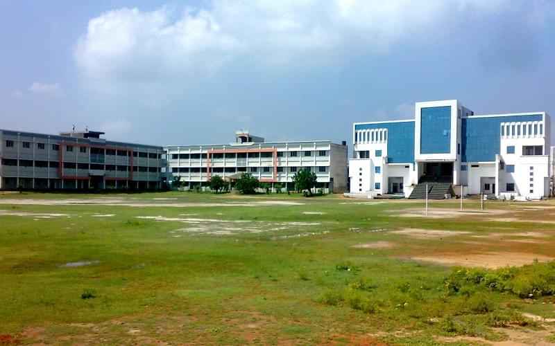 Sir Isaac Newton College of Engineering and Technology Nagapattinam Academic Building photo 2