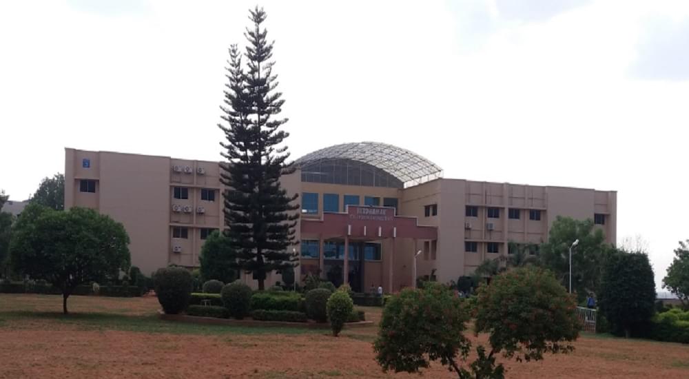 Vardhaman College of Engineering Hyderabad Academic Building photo 1