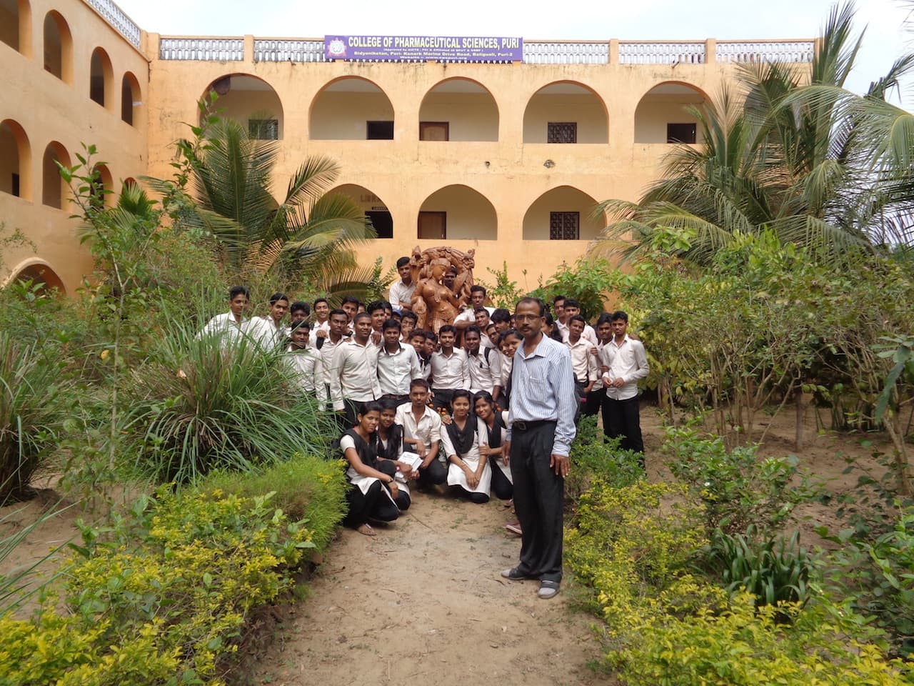 College of Pharmaceutical Sciences Bhubaneswar Building photo 2