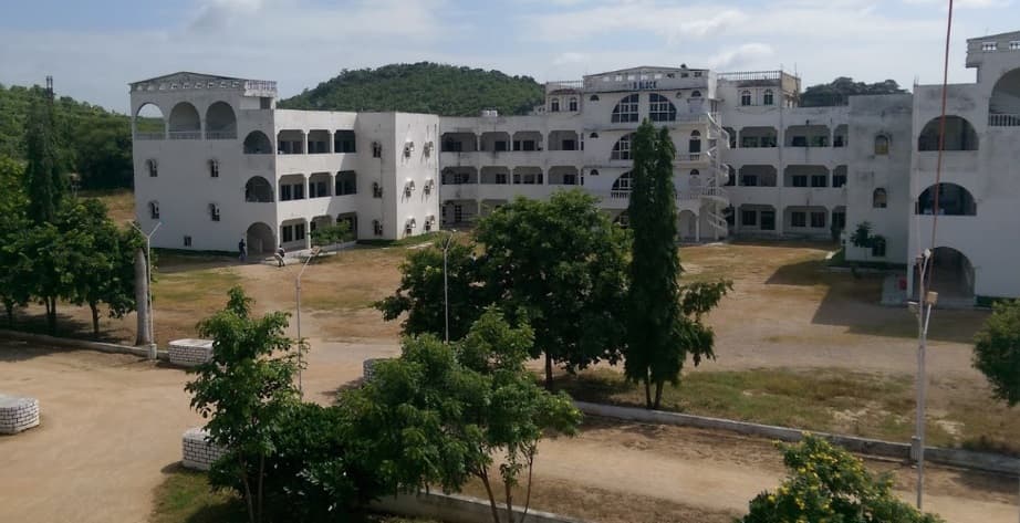 Vijay Rural Engineering College Nizamabad Academic Building photo 2