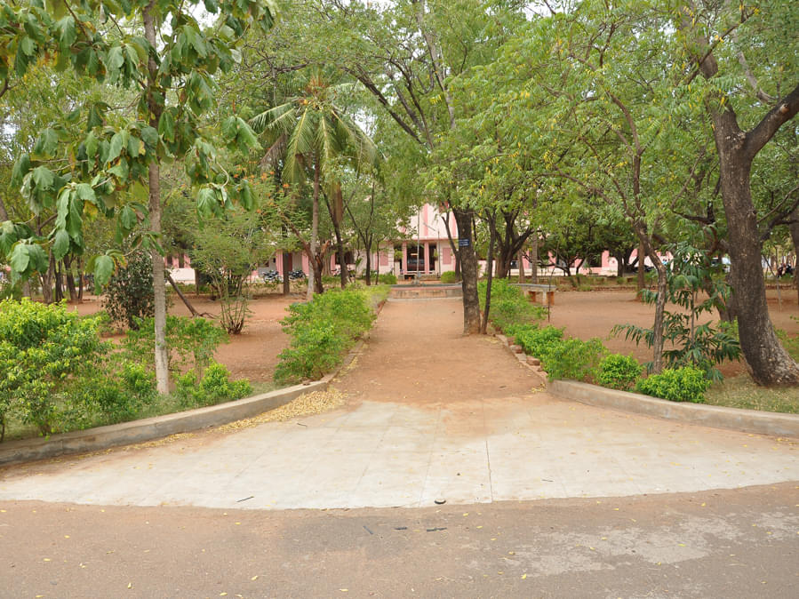Sarah Tucker College Tirunelveli Academic Building photo 3