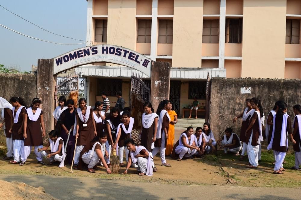 GMU Sambalpur hostel photo 1