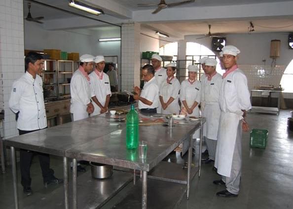 Institute of Hotel Management, Catering Technology & Applied Nutrition Jaipur Kitchen Training lab photo 1