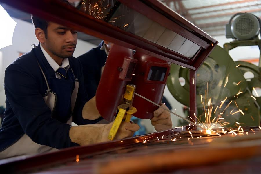 Mangalmay Institute of Engineering and Technology Greater Noida Laboratory photo 6