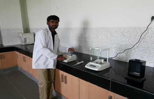 BPS Govt. Medical College for Women Sonepat Laboratory photo 3